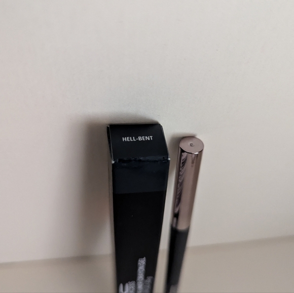 MAC Colour Excess Gel Pencil Eye Liner - Hell-Bent - Picture 2 of 2